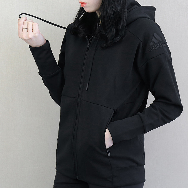 Adidas/阿迪达斯 外套九成新，喜欢的...