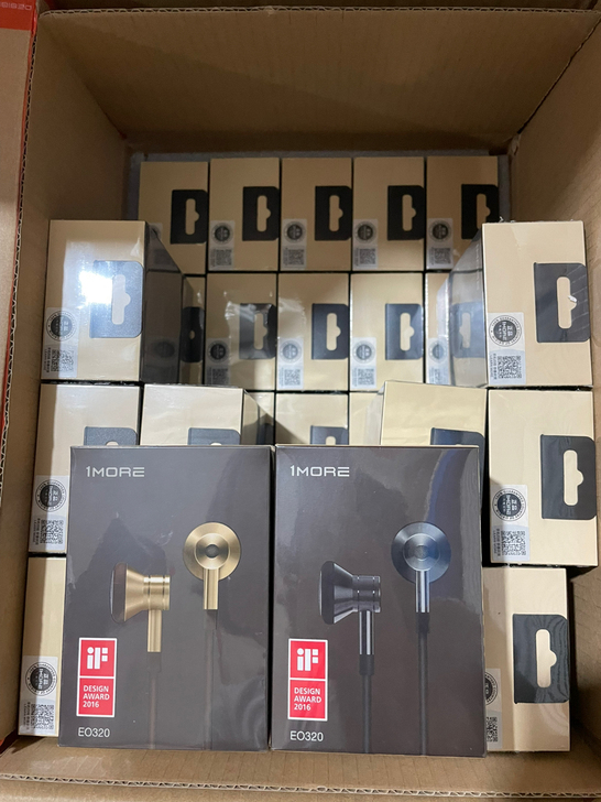 1MORE万魔E0320金撒耳机。