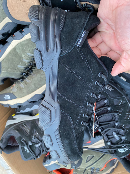 断码处理骆驼纯皮老爹鞋41码一双