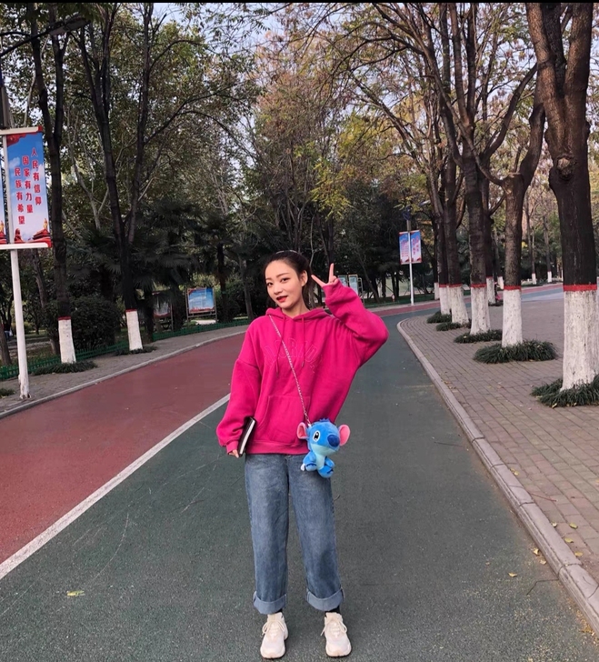 裤子设计感 复古高腰显瘦老爹长裤宽松 咋穿...