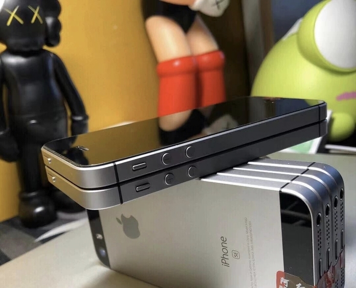 仅激活未使用 iPhone se 32G9...