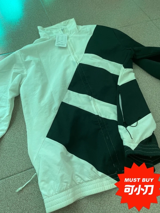 实体店500多买的adidas拼接夹克