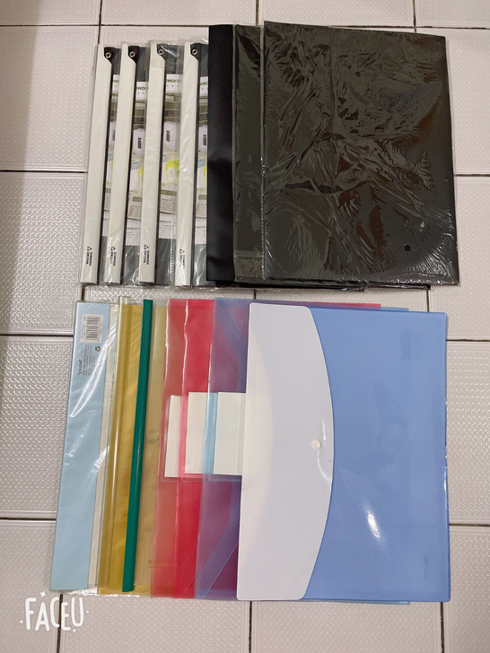 全新文件夹17个打包价20元,不包邮谢绝还...