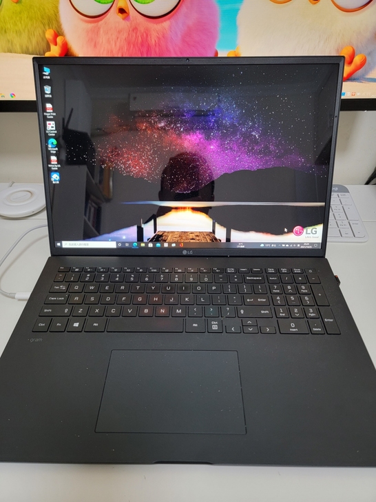LG GRAM 17(2021)，超轻薄笔...