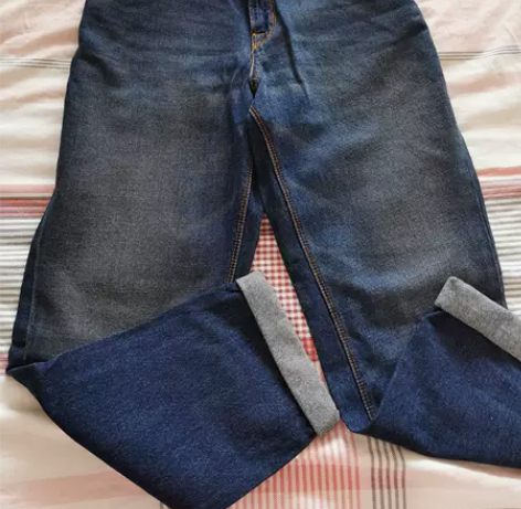 全新七分牛仔裤，日本购回，低价出，不退不换...