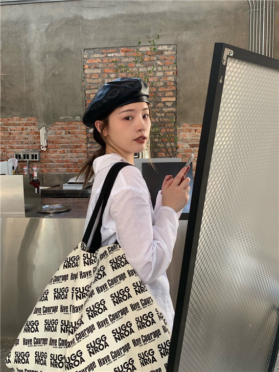 丁走走黑色贝雷帽 全新