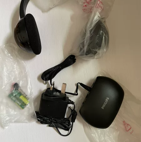 飞利浦耳机。全新！ 感兴趣的话点“我想要”...