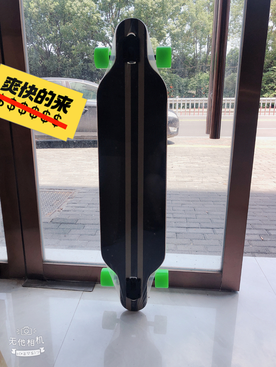 惊爆DECKWAR平板成人四轮车速降刷街公...