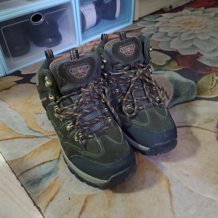 意大利骆驼加绒登山防滑鞋。深绿色反毛皮37...