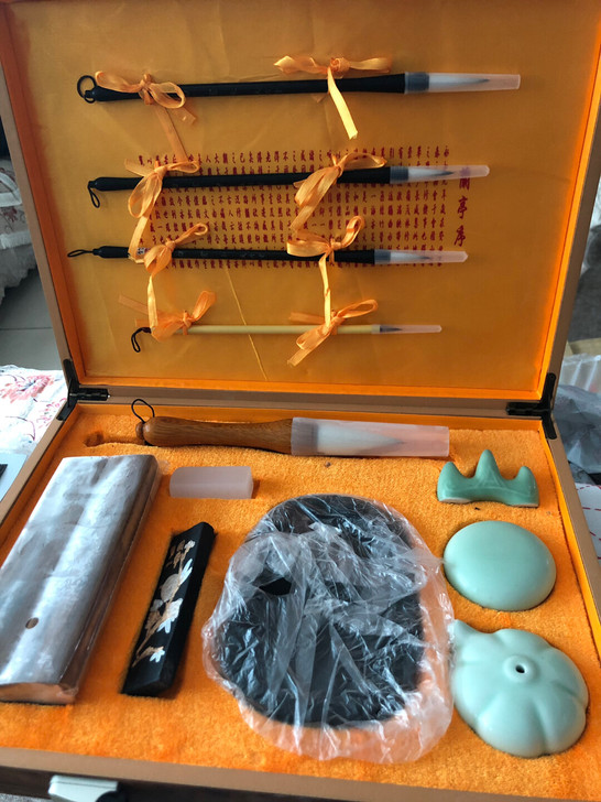 全新，就拆开看了一下，现在便宜出。