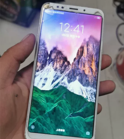 红米5p 外爆。显示触摸都正常。账号正常退...