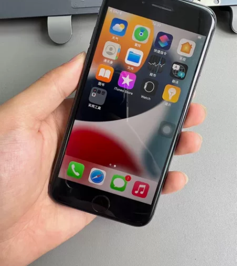 iPhone 8国行64g，换过电池95，...