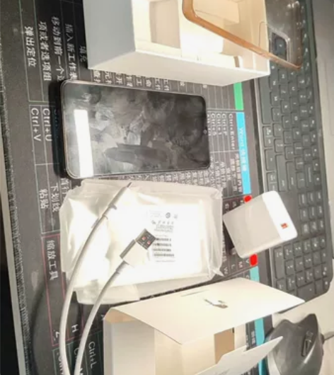 红米k50，联发科8100的，8+256。...