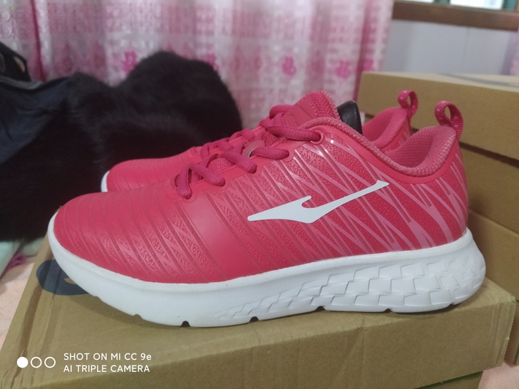 鸿星尔克正品,36码一双,正品全新实物拍摄...