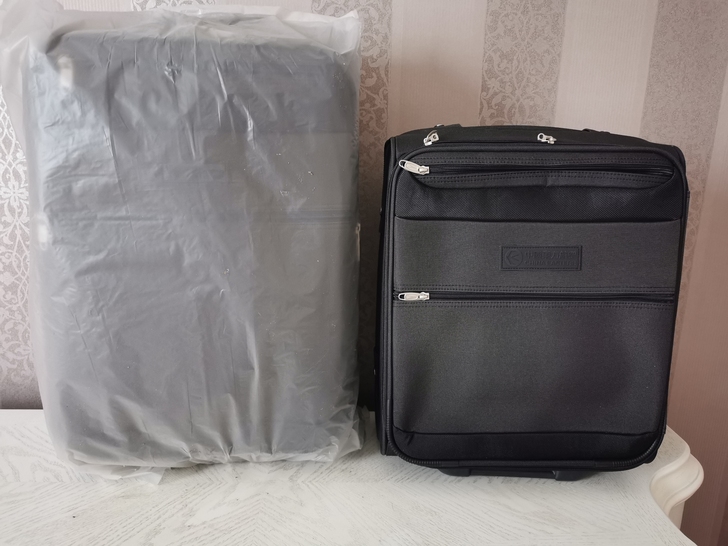 东航 乘务员箱子 大小都有 搬家出 大箱子...