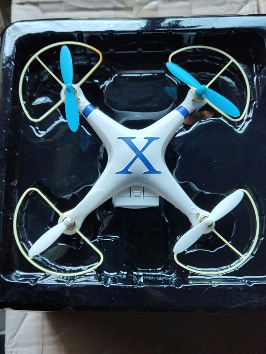 四轴飞行器wifi航拍手机控制无人机充电遥...