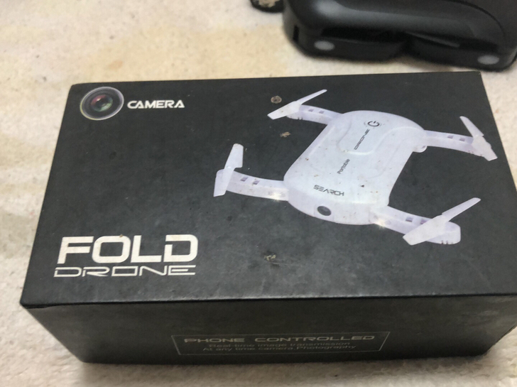 摄影无人机手机遥控，配件齐全，小巧便捷不退...