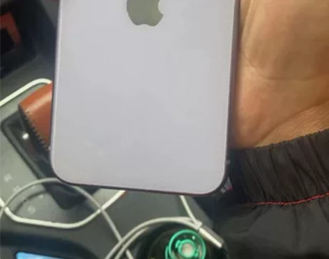 老妹用的苹果11,国行,128G,只换过后...