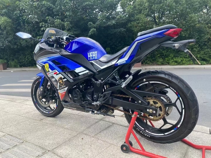 极品摩托车，手续齐全，250cc 有喜欢的...