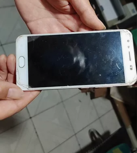 vivo x9sl内爆，能开机，打电话有铃...