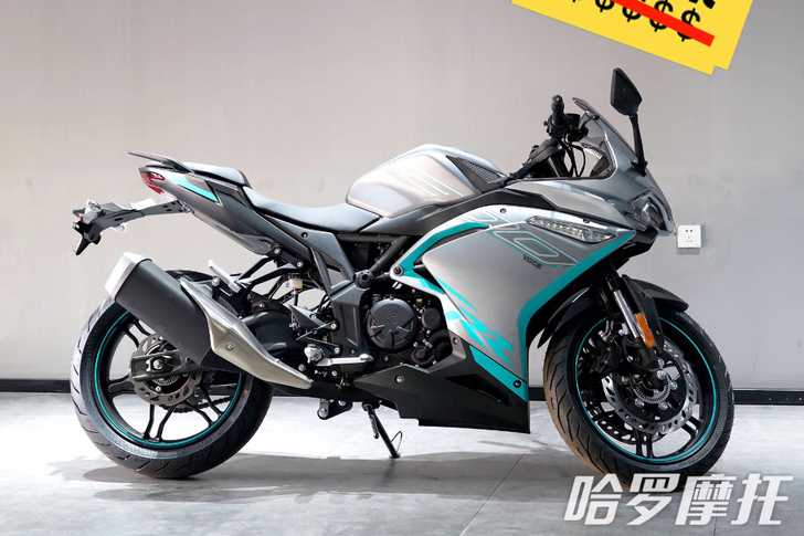 门市样车 低价出售 无极300RR钛银灰色...