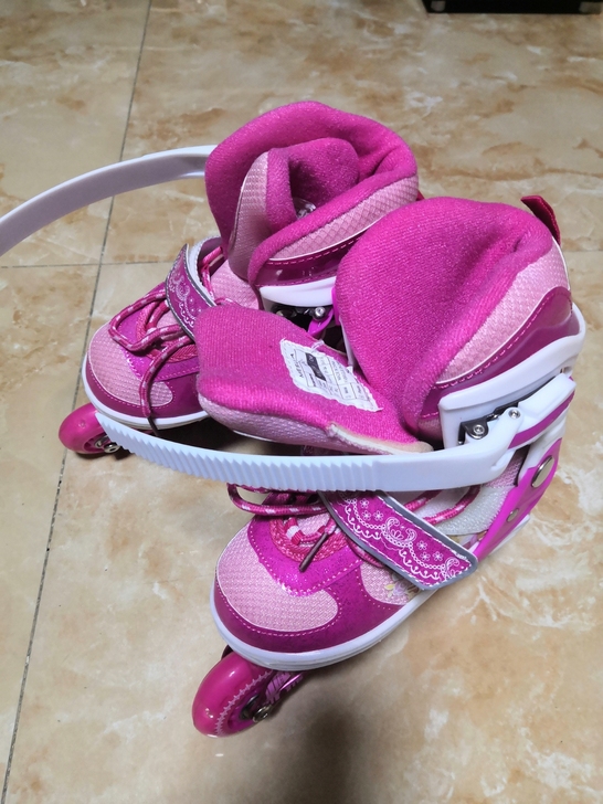 儿童轮滑鞋31~34码可调，本想购入后小孩...