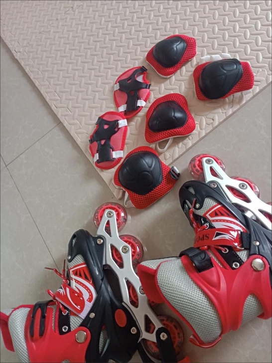 溜冰馆倒闭处理佰博儿童溜冰鞋