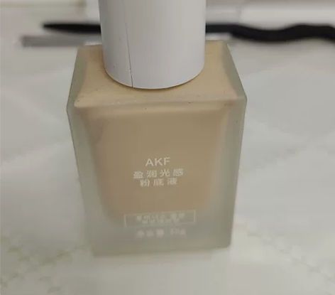 Akf粉底，仅试用，色号不合适。03牙 白...