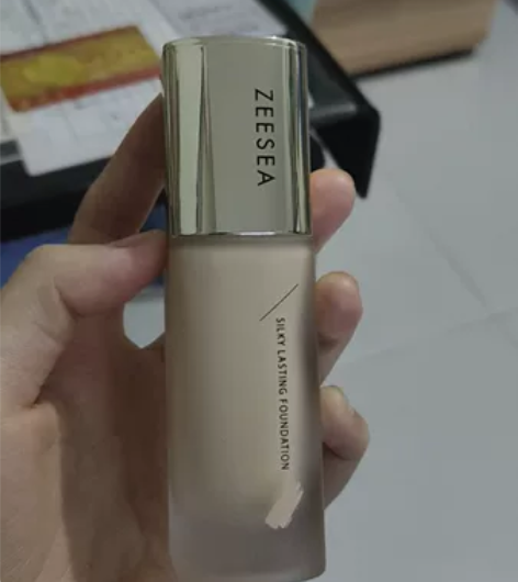 滋色粉底   全新   象牙白  适合干油...