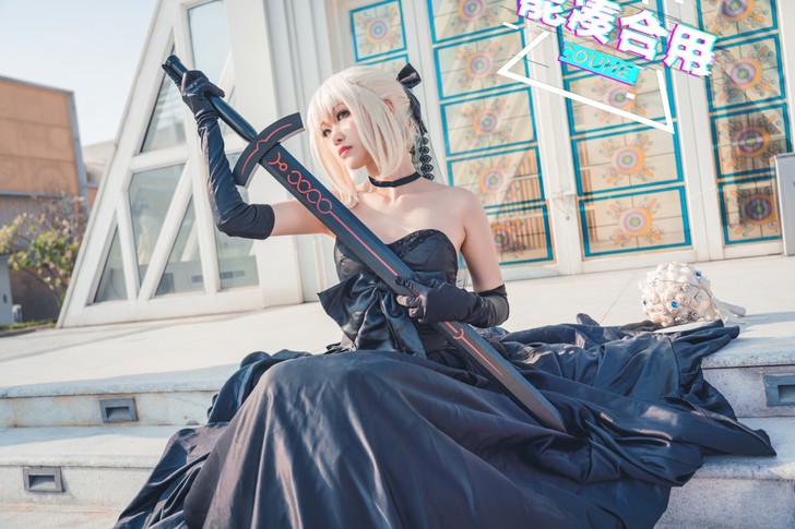 xd（急出）黑saber婚纱m码有捧花有头纱