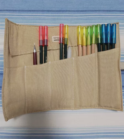 买来学素描的铅笔，从右到左，4支辉柏嘉HB...