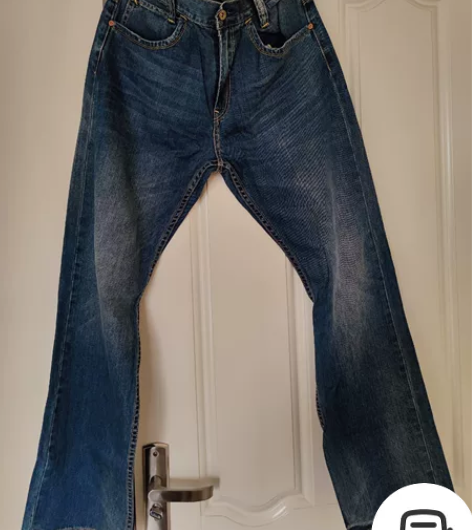 Lee牛仔裤，男裤春秋款。直筒（非修身）3...