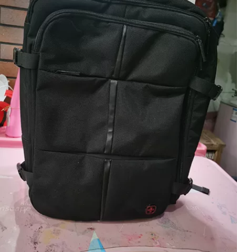 出差人士首选！ 瑞士军刀双肩箱包，容量超大...