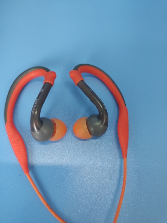 飞利浦shq 3200运动挂耳式耳机 ，挂...