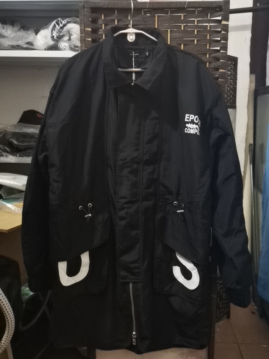 全新捡漏男款长款风衣一件