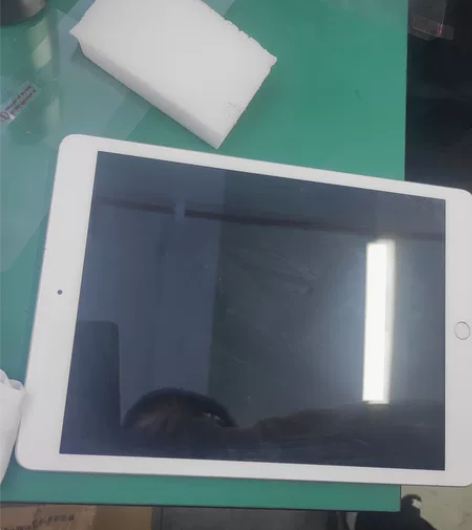 自己用的ipad8    2020款   ...