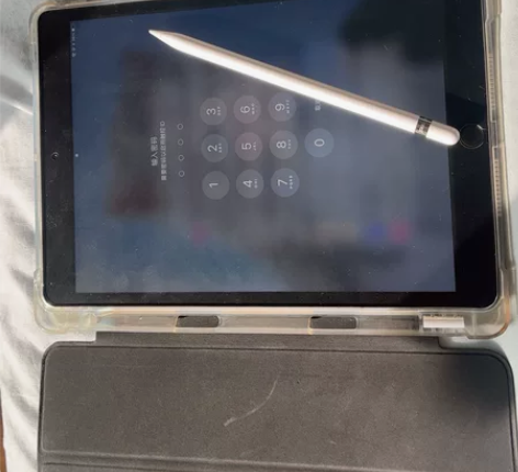 ipad 2020款8代 wifi版。12...