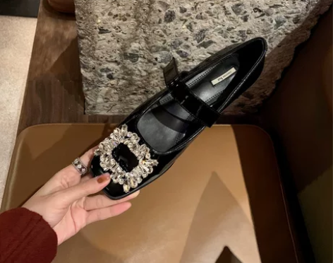 【双十二新品】梦中华尔兹~黑色方头水钻粗跟...