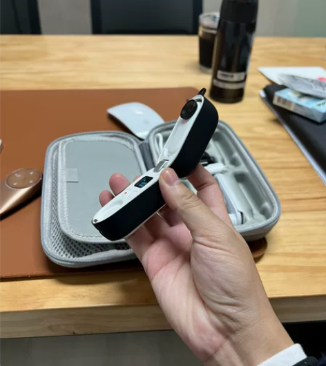 insta go2拇指相机，盒子什么的都在...