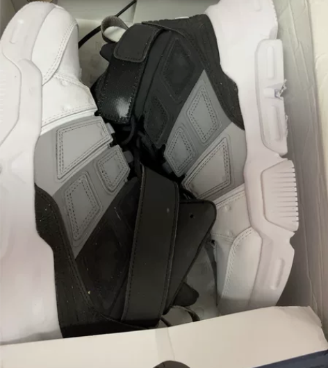 李宁男式篮球休闲鞋 42.5 鞋底磨损如图...