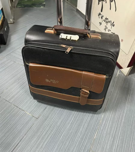 polo brave 拉杆箱，带密码锁. ...