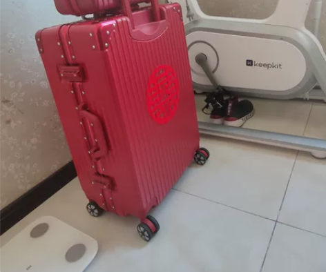 北爱红色行李箱结婚陪嫁箱子新娘嫁妆拉杆箱女...