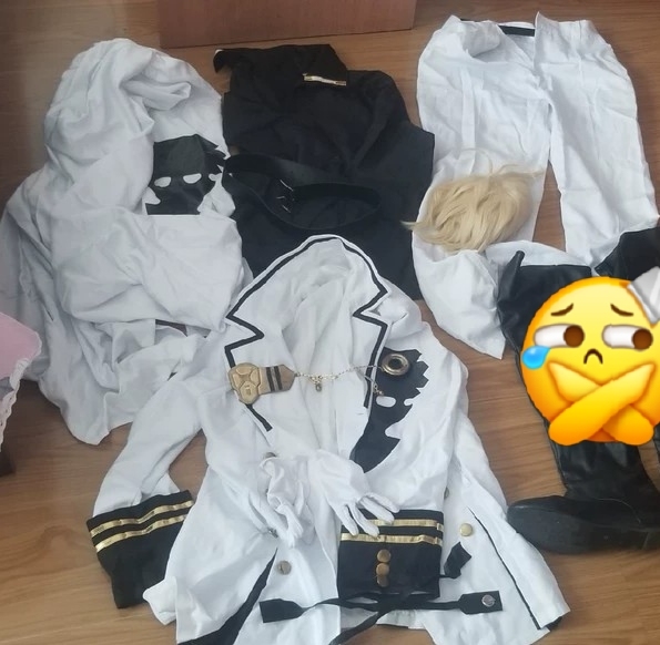 百夜米迦尔C服，披风+黑色衬衫+白色外套+...