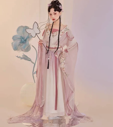 七月夕繁花大全套全新S码，无披帛，图上全部...