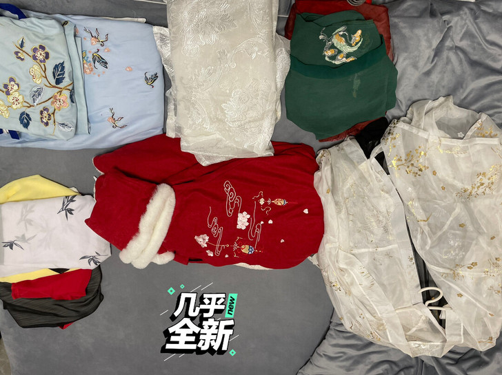 拍照买的汉服！不知道什么真假不是汉服圈的！...