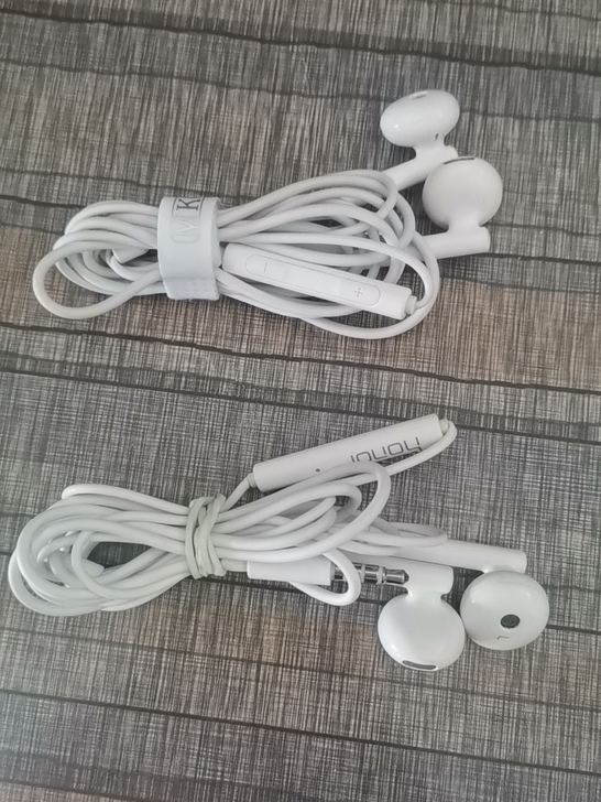 出两个荣耀耳机，都好使一条25两条45，延...