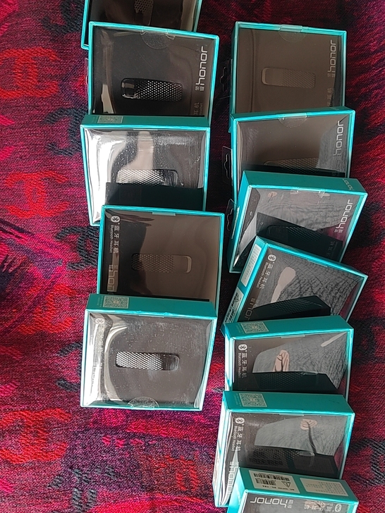 正品荣耀蓝牙耳机，全新未拆，淘宝卖38，一...