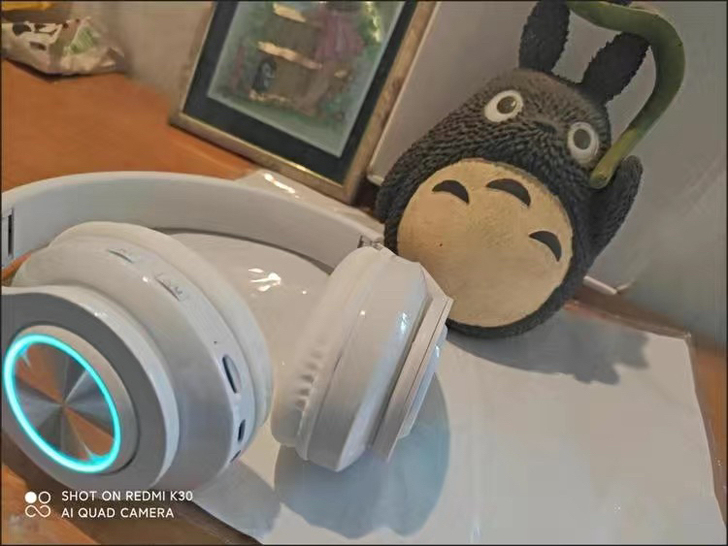 美女自用一手蓝牙无线的 新旧程度 98新转...