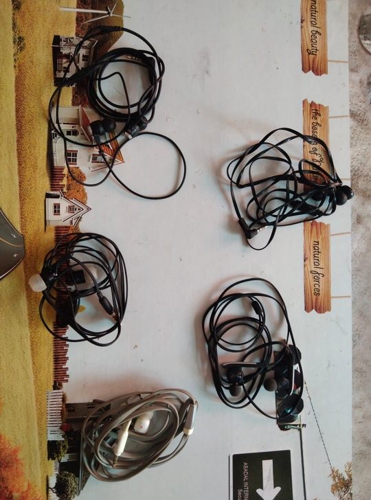 28入耳式耳机（清货回本）