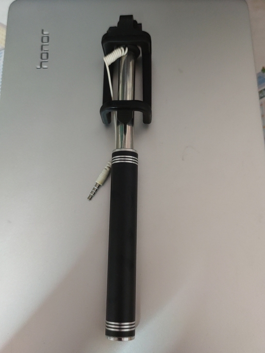 3.5mm耳机连接手机自拍杆